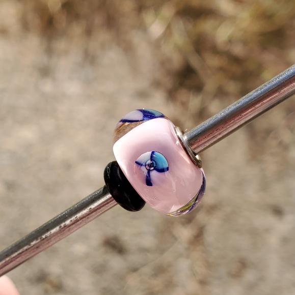 Trollbeads Pink Bead TGLBE-10025 - Picture 3 of 6